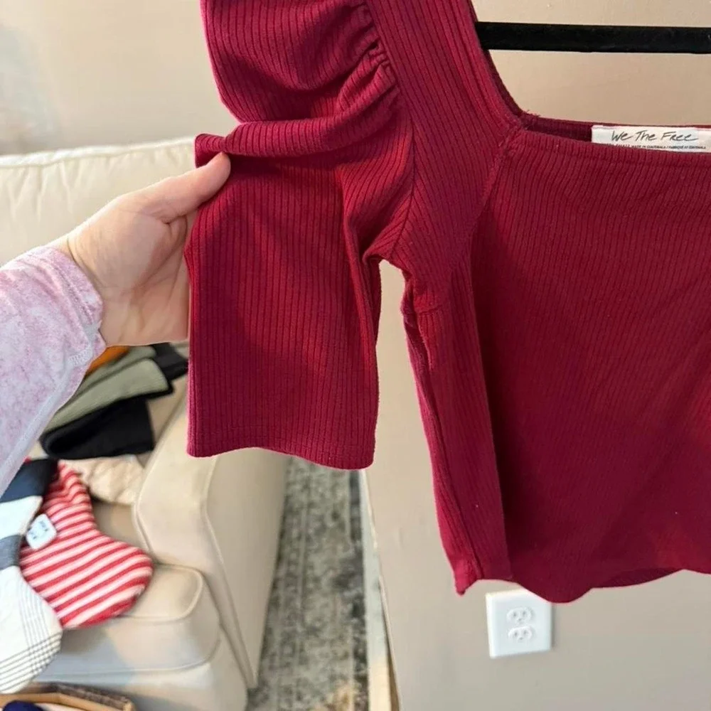 We The Free Burgundy Red Square Neck Round Hem Puffed Sleeve Top‎ Size XS